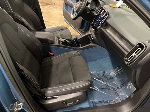 Certified 2023 Volvo XC40 Recharge Ultimate w/ Protection Package Premier image 19