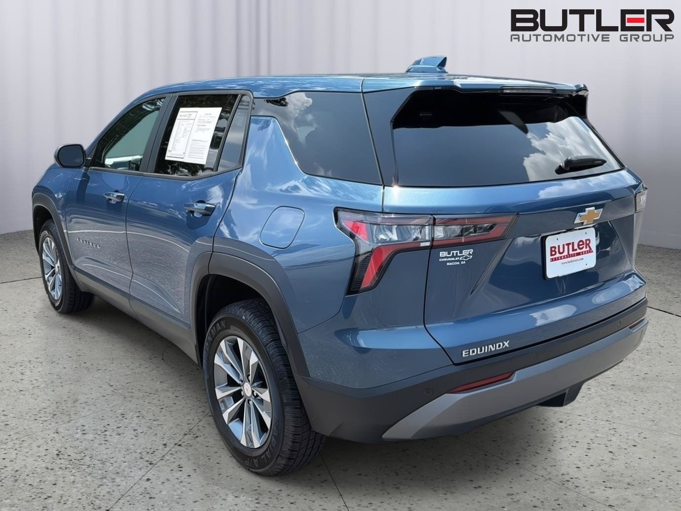 Used 2025 Chevrolet Equinox LT FWD image 4