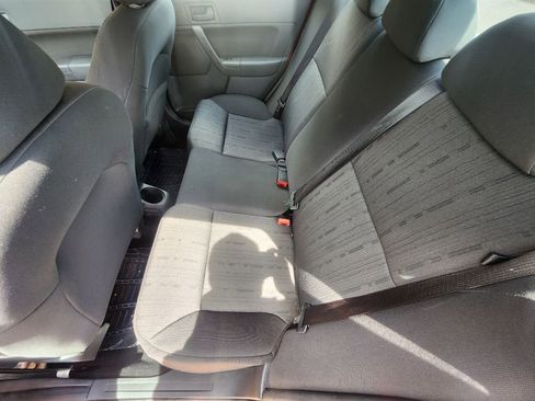 Used 2010 Ford Focus SE image 8