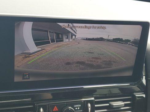 New 2026 Nissan Pathfinder SV w/ SV Premium Package FWD image 8