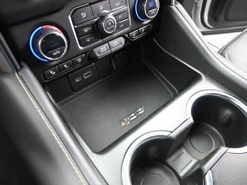 Used 2023 Chevrolet Tahoe Premier image 17