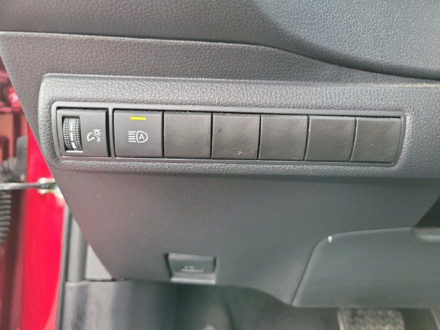 Used 2025 Toyota Corolla LE FWD image 10