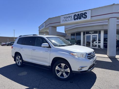 Used 2011 Toyota Highlander Limited w/ Tow Pkg image 2