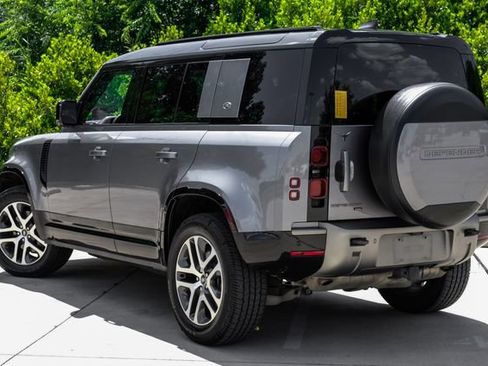 Used 2023 Land Rover Defender 110 X-Dynamic SE AWD/4WD image 13