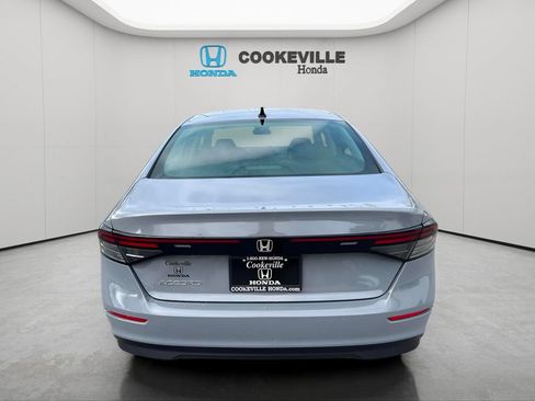 Certified 2025 Honda Accord SE image 5
