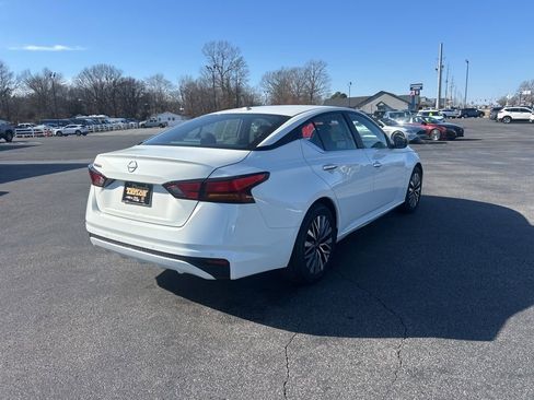 Used 2025 Nissan Altima 2.5 SV image 4