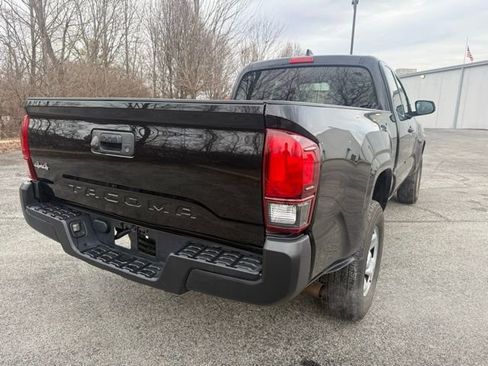 Used 2021 Toyota Tacoma SR image 3