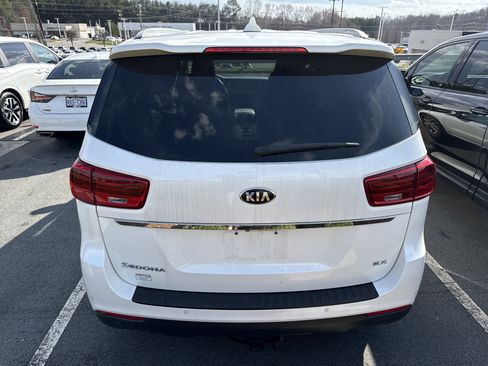 Used 2021 Kia Sedona EX image 9
