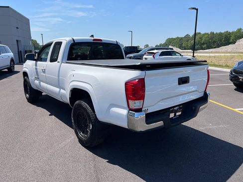 Used 2016 Toyota Tacoma SR5 RWD image 3
