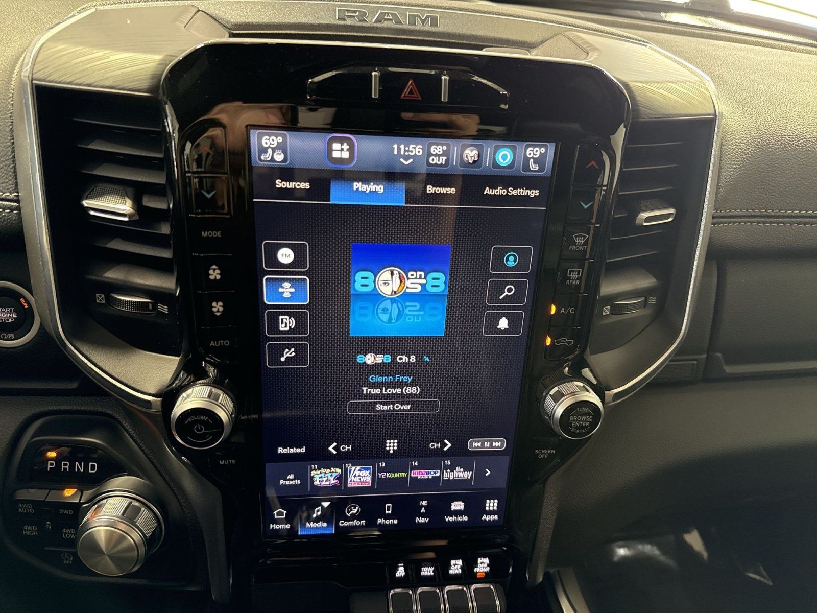 Used 2023 RAM 1500 Laramie AWD/4WD image 19