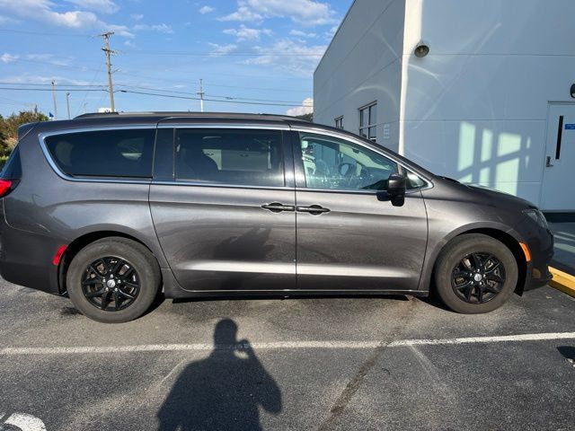 Used 2021 Chrysler Voyager Lxi FWD image 6