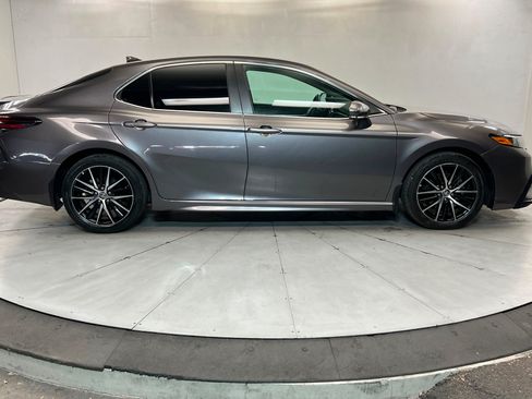 Used 2024 Toyota Camry SE FWD image 6