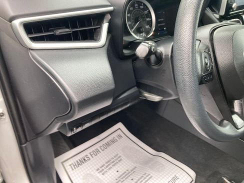 Used 2020 Toyota Corolla LE image 17