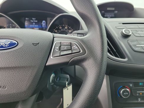 Used 2017 Ford Escape SE image 24