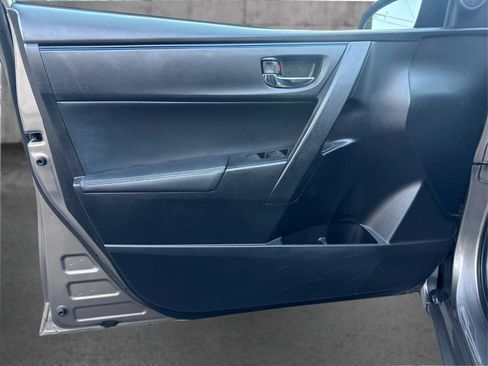 Used 2017 Toyota Corolla SE w/ SE Premium Package FWD image 20