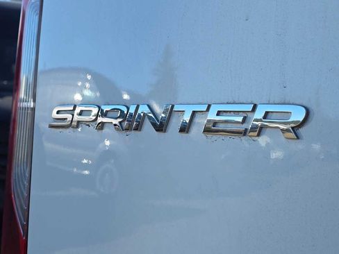 Used 2025 Mercedes-Benz Sprinter 2500 image 17