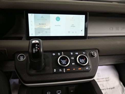 Used 2022 Land Rover Defender 110 S image 19