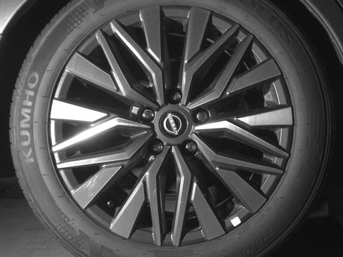 Used 2025 Nissan Altima 2.5 SV image 15