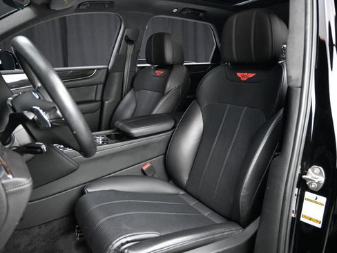 Used 2019 Bentley Bentayga image 52