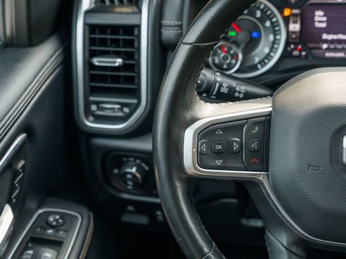 Used 2022 RAM 1500 Laramie AWD/4WD image 32