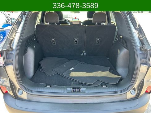 Used 2020 Ford Escape SE image 9