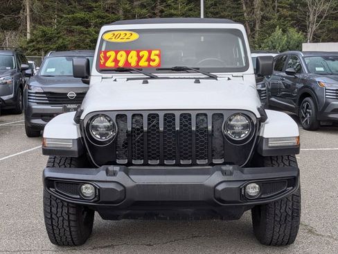 Used 2022 Jeep Gladiator Willys image 2