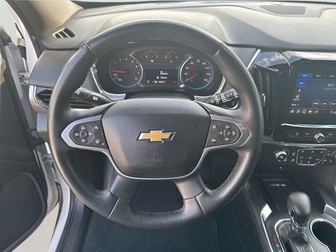 Used 2023 Chevrolet Traverse LT FWD image 19