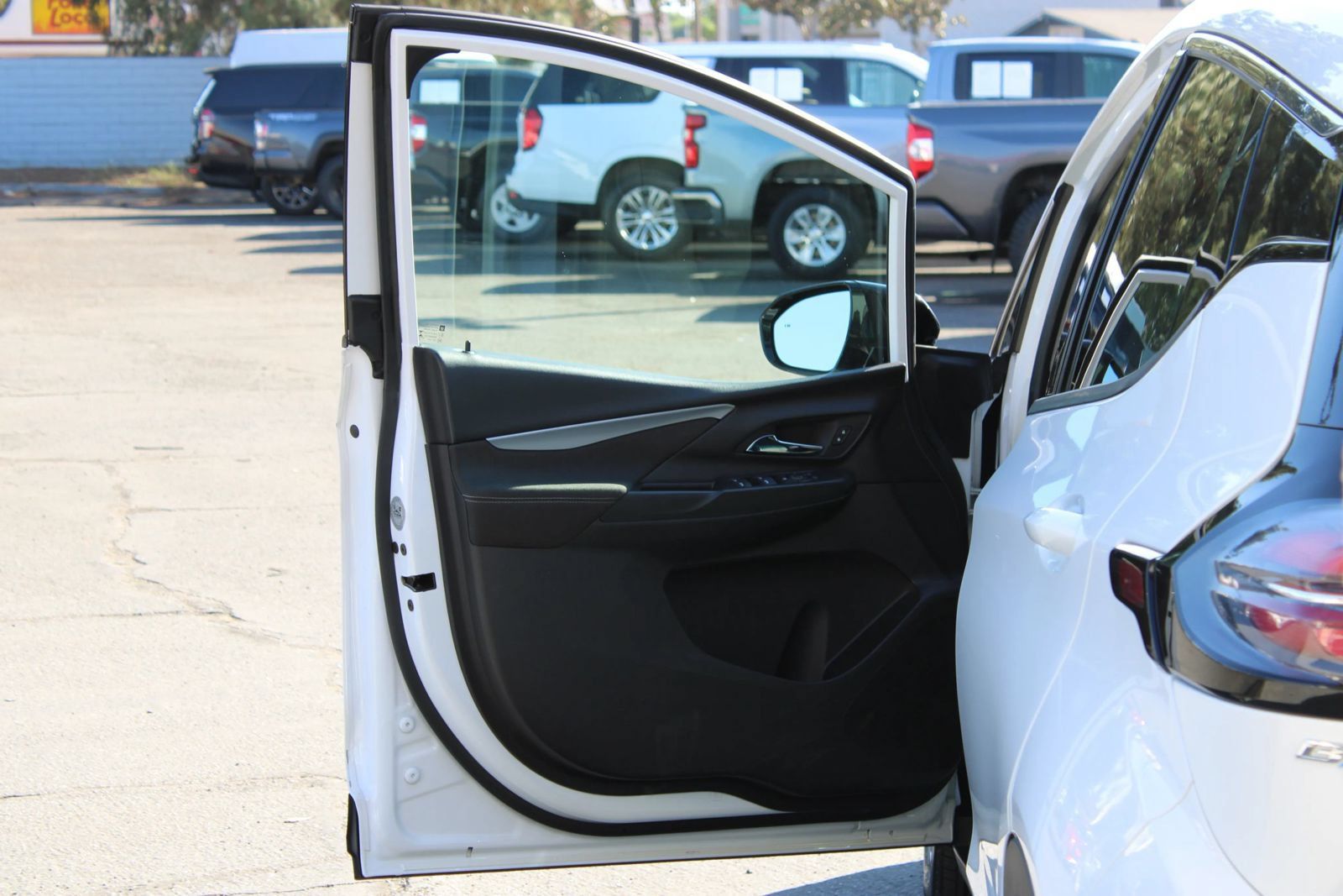 Used 2022 Chevrolet Bolt LT FWD image 9