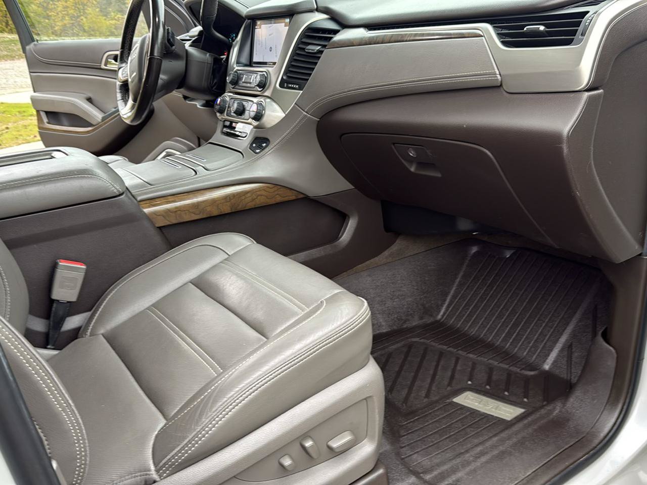 Used 2019 GMC Yukon Denali w/ Denali Ultimate Package AWD/4WD image 38