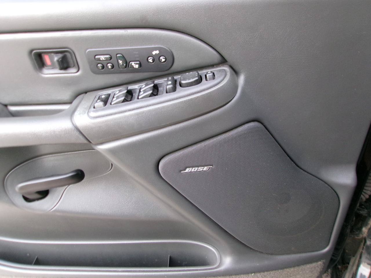 Used 2004 Chevrolet Avalanche Z71 w/ Sun And Sound Package AWD/4WD image 14