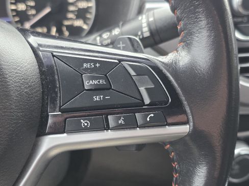 Used 2023 Nissan Altima 2.5 SR FWD image 12