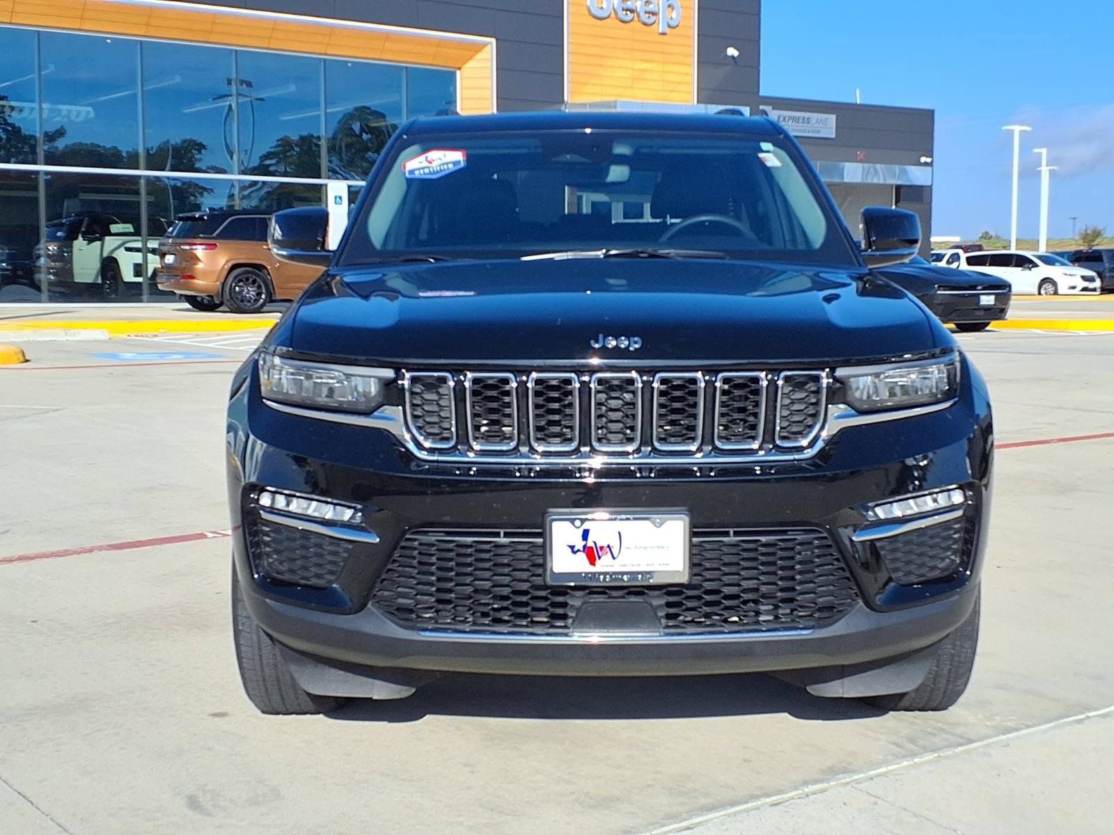 Used 2023 Jeep Grand Cherokee Limited AWD/4WD image 4