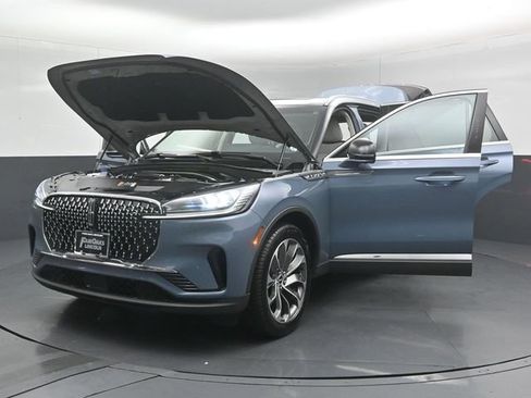 Used 2025 Lincoln Aviator AWD image 55