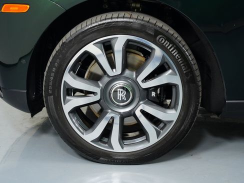 Used 2023 Rolls-Royce Cullinan w/ Cullinan Package image 88