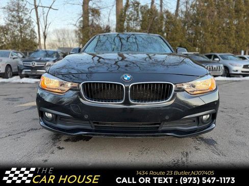 Used 2017 BMW 320i xDrive Sedan image 3
