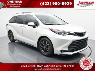 Used 2025 Toyota Sienna Platinum AWD/4WD video 1
