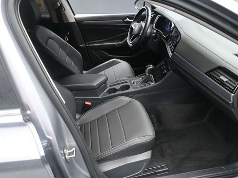 Used 2023 Volkswagen Jetta SE image 26