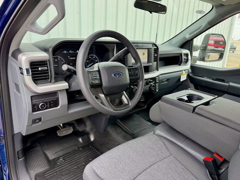 New 2026 Ford F550 4x4 Crew Cab image 10