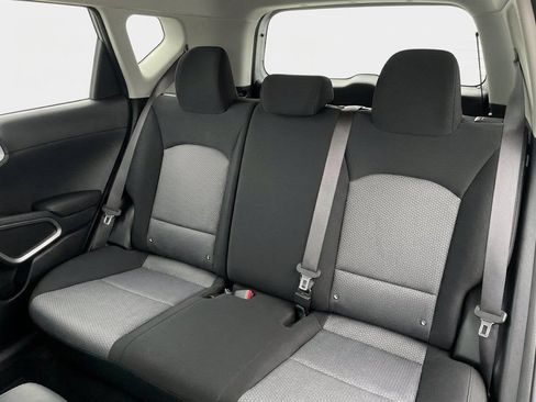 Used 2025 Kia Soul LX w/ LX Technology Package FWD image 22