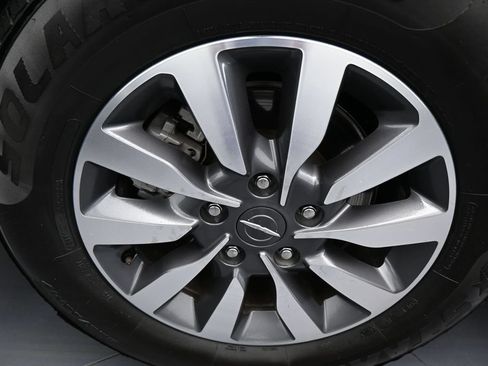 Used 2023 Chrysler Pacifica Touring-L FWD image 42