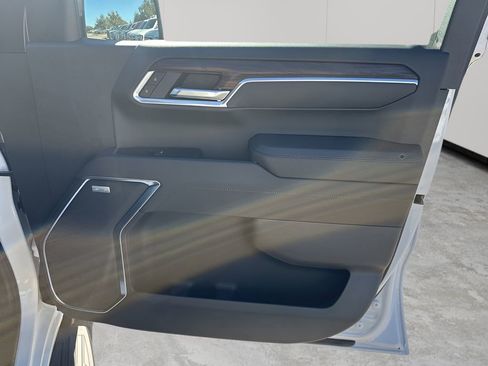 New 2026 GMC Sierra 1500 SLT image 13