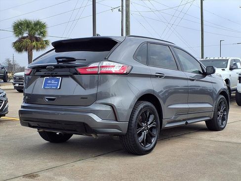 Certified 2022 Ford Edge SE w/ Black Appearance Package image 2