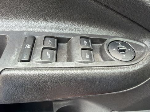 Used 2015 Ford Escape SE w/ Equipment Group 201A FWD image 15