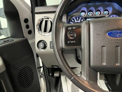 Used 2014 Ford F250 Lariat w/ Lariat Interior Package AWD/4WD image 29