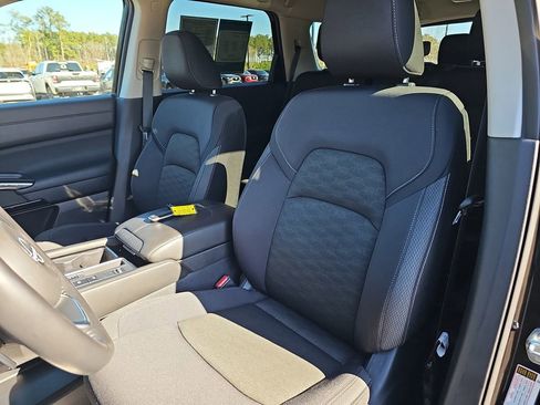 Used 2024 Nissan Pathfinder SV image 20