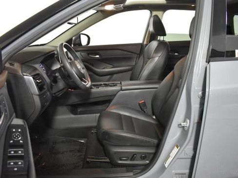 Used 2023 Nissan Rogue SL AWD/4WD image 11