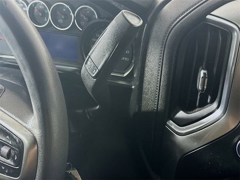 Used 2020 Chevrolet Silverado 1500 LT image 16