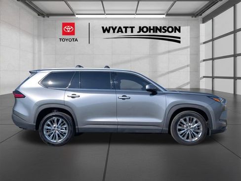 Certified 2026 Toyota Grand Highlander Platinum image 6