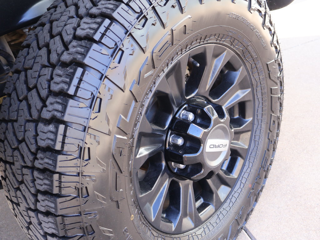 Used 2022 Ford F250 Lariat w/ Tremor Off-Road Package AWD/4WD image 40