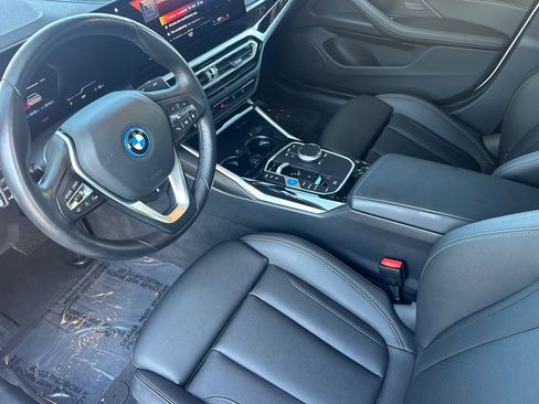 Used 2023 BMW i4 eDrive35 w/ Premium Package RWD image 11
